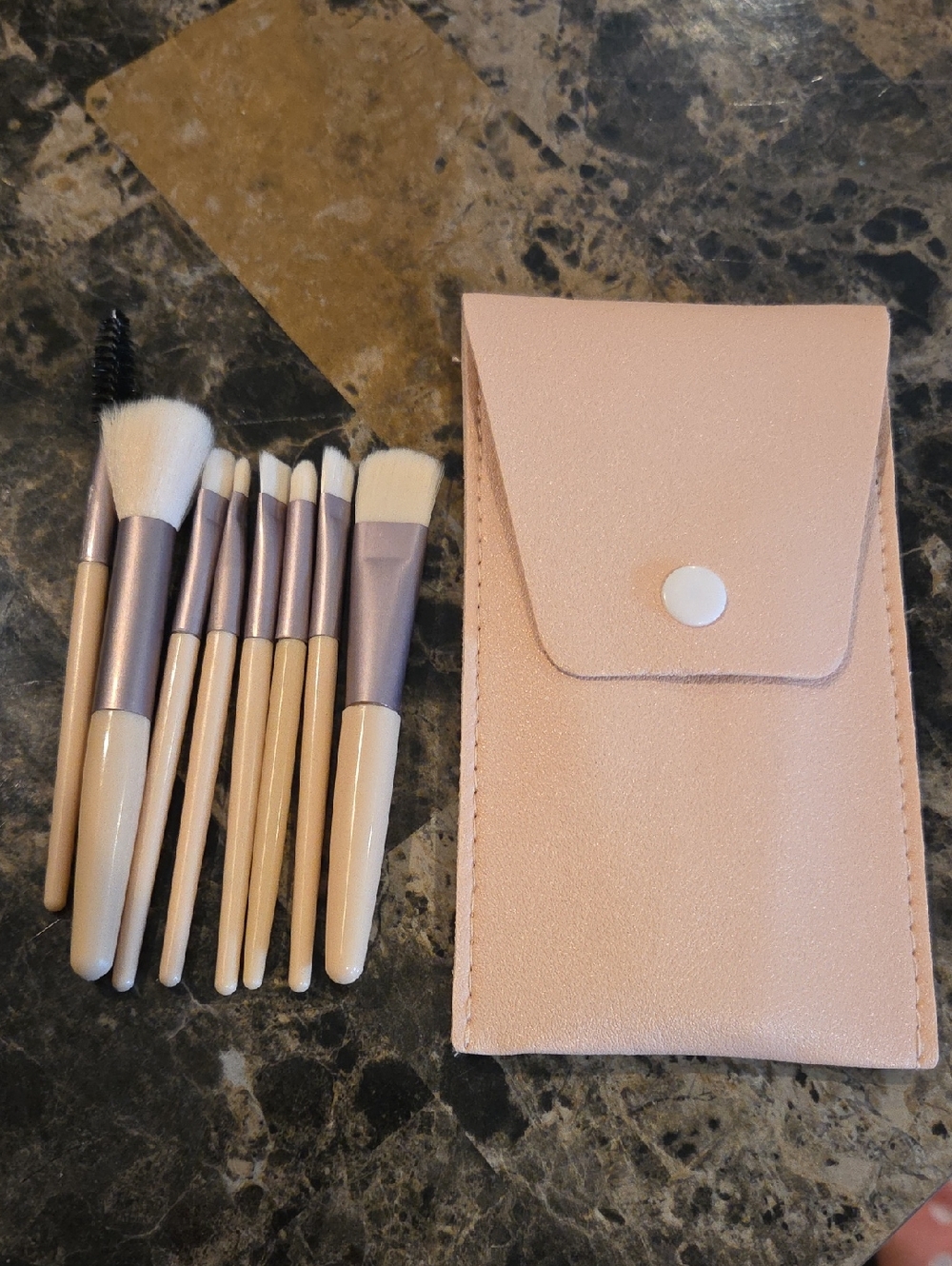 8 Makeup Brushes In Cute Pink Button Up Pouch